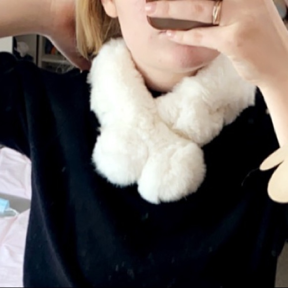Rabbit fur white collar
